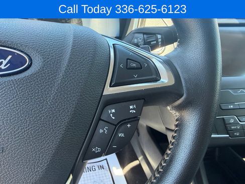 Used 2019 Ford Fusion SE w/ Equipment Group 151A FWD image 19