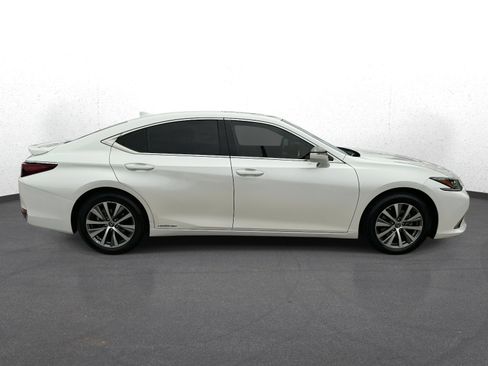 Certified 2020 Lexus ES 300h ES 300h Sedan image 2