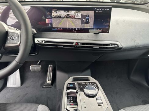 New 2026 BMW iX xDrive60 w/ M Sport Package AWD/4WD image 25