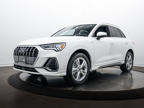Certified 2023 Audi Q3 2.0T Premium Plus w/ Premium Plus Package AWD/4WD image 7
