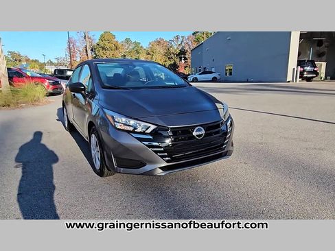 Used 2025 Nissan Versa S w/ Trunk Package image 17