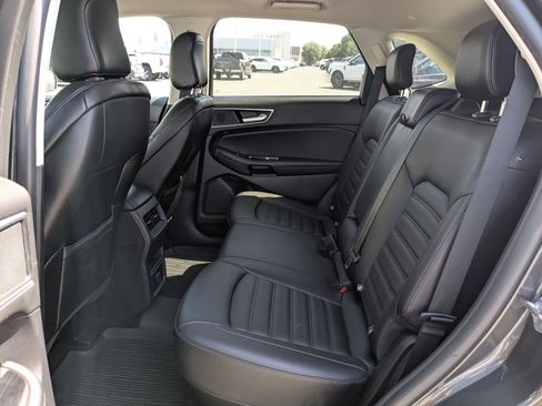 Used 2020 Ford Edge SEL w/ Cold Weather Package AWD/4WD image 29