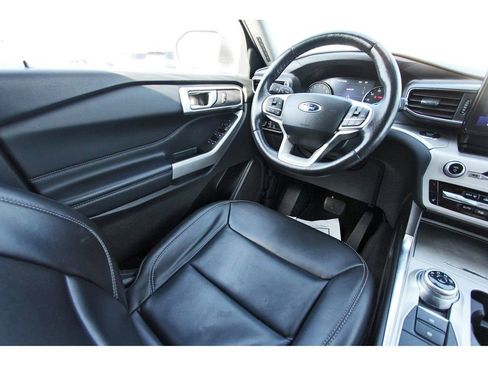 Certified 2023 Ford Explorer XLT w/ Equipment Group 202A image 10