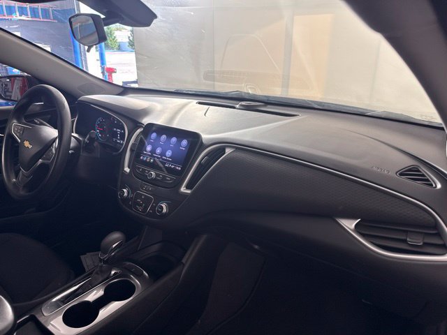Used 2022 Chevrolet Malibu LS FWD image 31