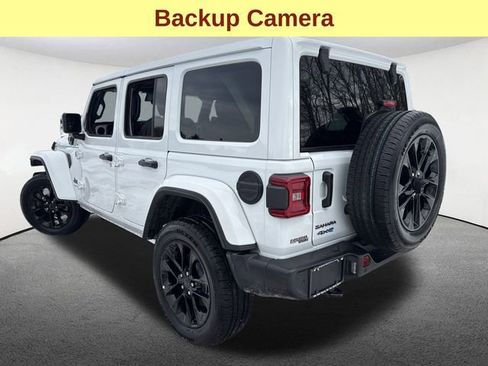 Used 2025 Jeep Wrangler Unlimited Sahara w/ Safety Group image 10