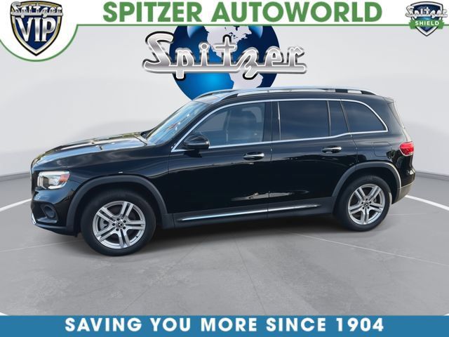 Used 2023 Mercedes-Benz GLB 250 4MATIC w/ Premium Package image 6