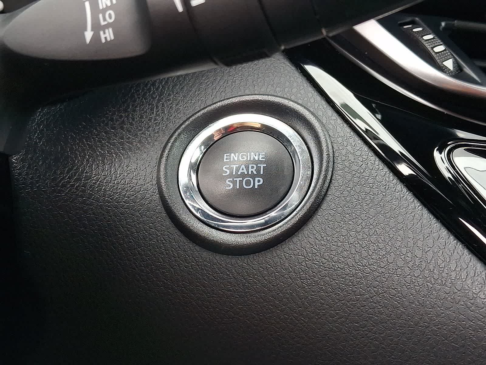 Used 2020 Toyota C-HR XLE FWD image 25