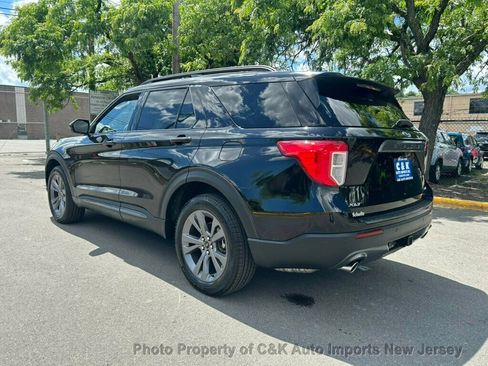 Used 2023 Ford Explorer XLT w/ Equipment Group 202A AWD/4WD image 16
