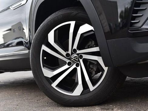 Used 2023 Volkswagen Atlas Cross Sport SEL image 3