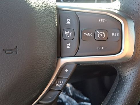 New 2026 RAM 1500 Express AWD/4WD image 18