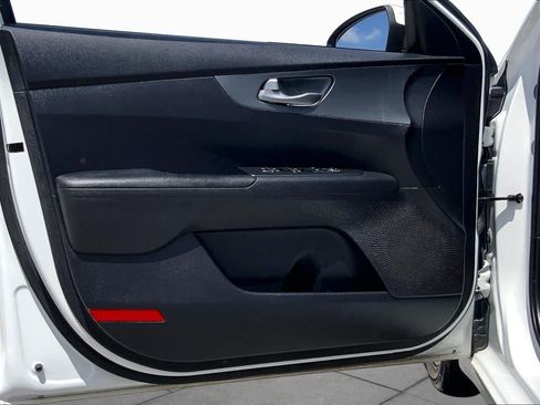 Used 2021 Kia Forte LXS FWD image 21