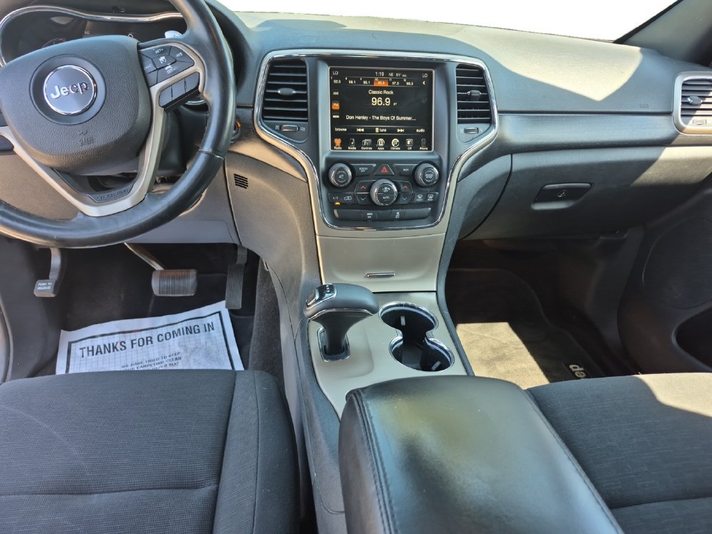 Used 2014 Jeep Grand Cherokee Laredo w/ 18" Wheel & 8.4" Radio Group RWD image 11