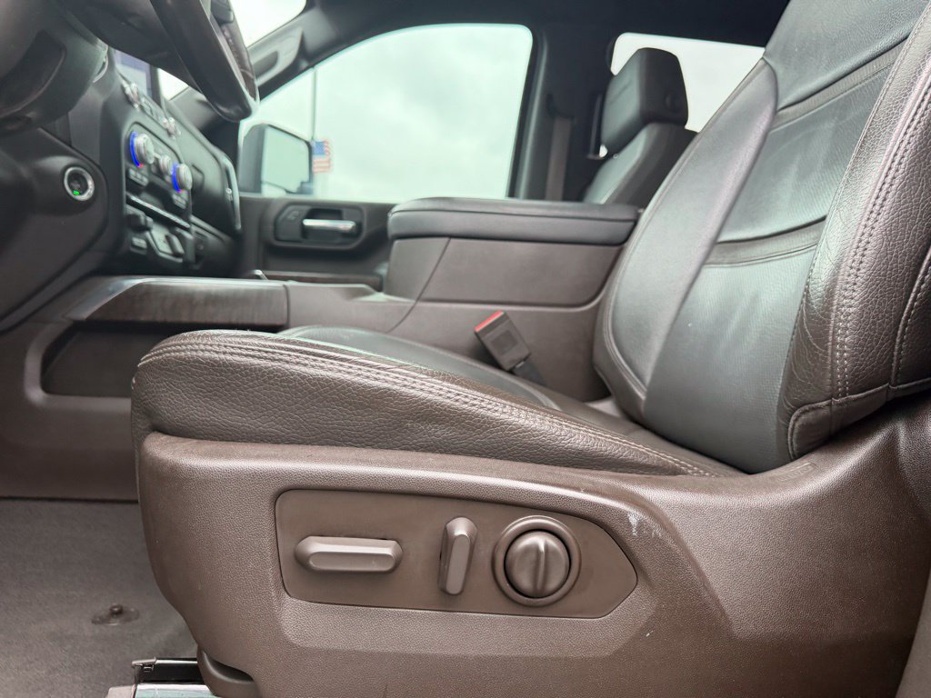 Used 2022 GMC Sierra 2500 Denali w/ Denali Black Diamond Edition AWD/4WD image 32