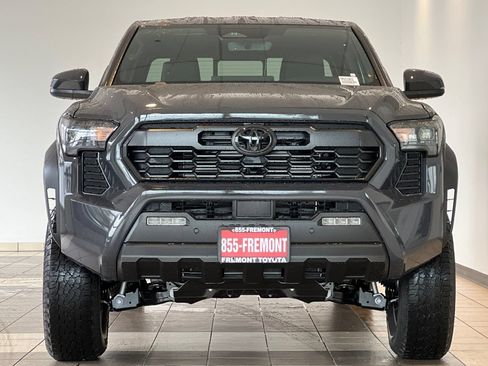 Used 2026 Toyota Tacoma TRD Off-Road w/ TRD Off Road Upgrade Package AWD/4WD image 4