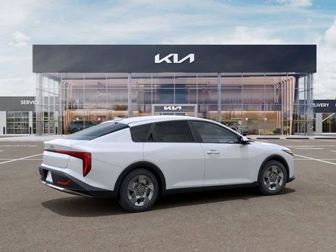 New 2026 Kia K4 LX image 6