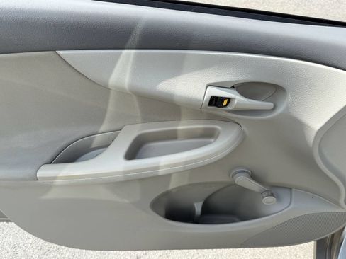 Used 2010 Toyota Corolla LE image 10