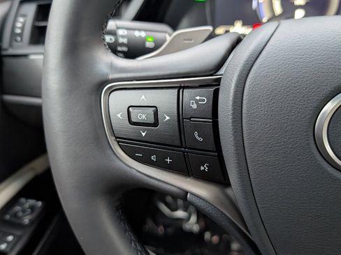 Certified 2025 Lexus ES 300h w/ Premium Package image 22