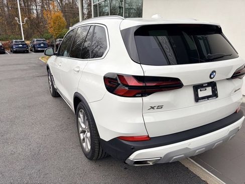 Used 2024 BMW X5 xDrive40i w/ Premium Package image 9