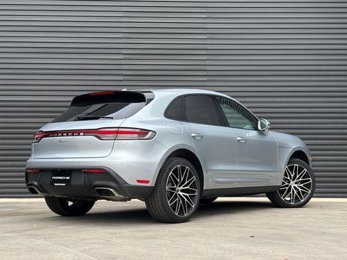 Certified 2025 Porsche Macan image 7