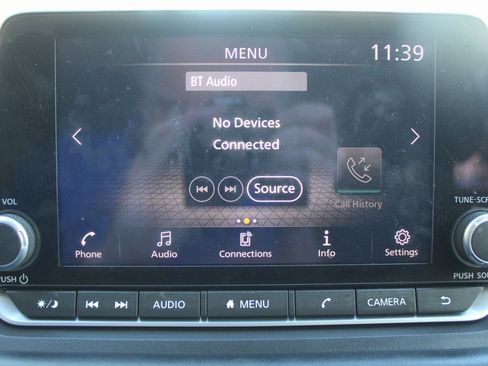 Used 2023 Nissan Rogue S image 40