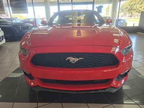 Used 2017 Ford Mustang Coupe image 2
