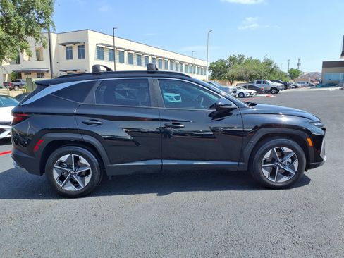 Certified 2025 Hyundai Tucson SEL FWD image 6