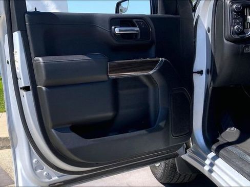 Used 2020 Chevrolet Silverado 1500 LT AWD/4WD image 22