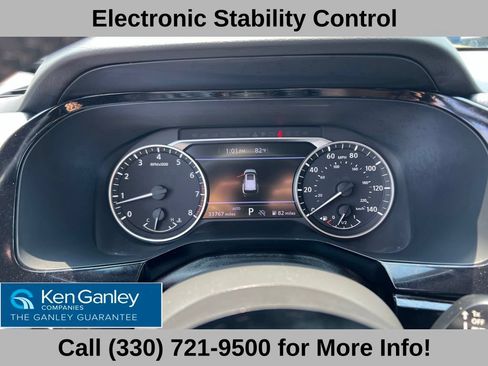 Used 2022 Nissan Pathfinder SV AWD/4WD image 32
