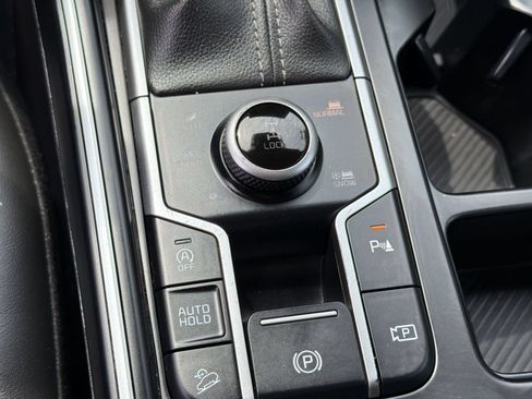 Used 2024 Kia Sorento S AWD/4WD image 18