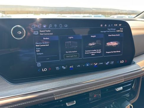 New 2025 Chevrolet Suburban High Country image 26