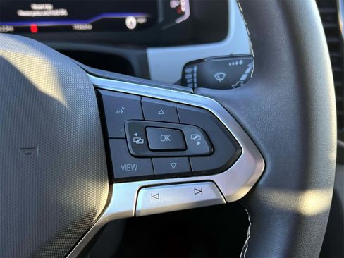 Used 2023 Volkswagen Atlas Cross Sport SE image 28