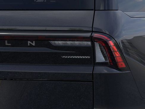 Used 2025 Lincoln Navigator Reserve w/ Jet Appearance Package image 21