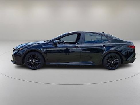 Used 2025 Toyota Camry SE FWD image 6