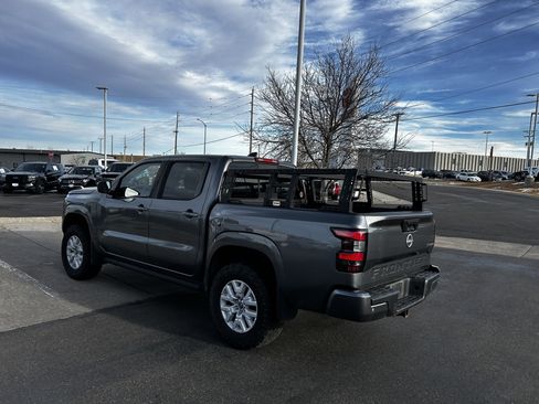 Used 2022 Nissan Frontier SV w/ Technology Package image 3