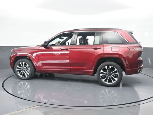 Used 2023 Jeep Grand Cherokee Overland w/ Luxury Tech Group IV image 3