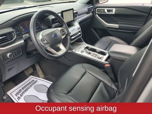 Used 2022 Ford Explorer XLT w/ Equipment Group 202A AWD/4WD image 28