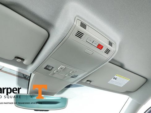 Used 2023 Volkswagen Tiguan SE image 63