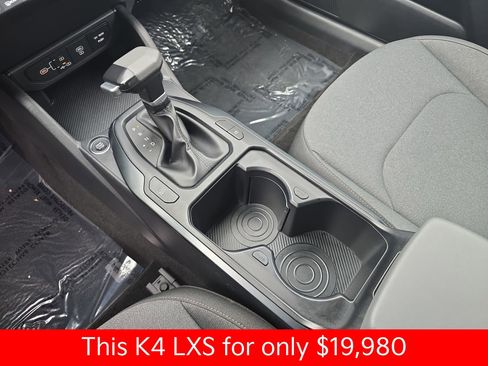 Used 2025 Kia K4 FWD image 32