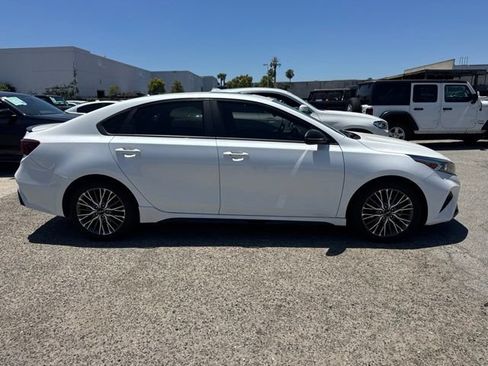 Used 2022 Kia Forte GT-Line w/ GT-Line Premium Package FWD image 4