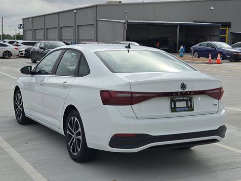 Used 2025 Volkswagen Jetta Sport FWD image 6