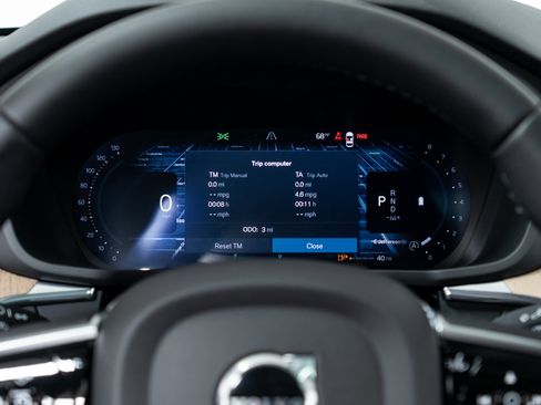 New 2026 Volvo XC60 B5 Plus w/ Climate Package image 18