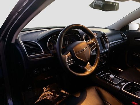 Used 2021 Chrysler 300 Touring L AWD/4WD image 9