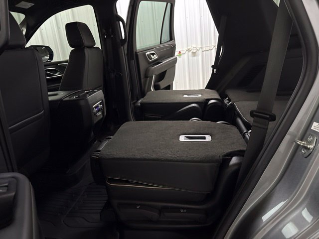 Used 2023 GMC Yukon SLT AWD/4WD image 18