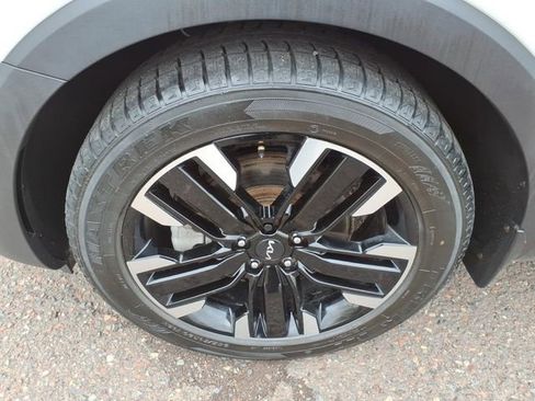 Used 2023 Kia Telluride SX AWD/4WD image 9