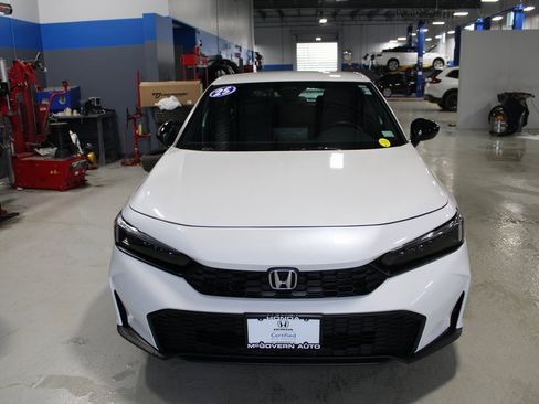 Certified 2025 Honda Civic Sport image 3
