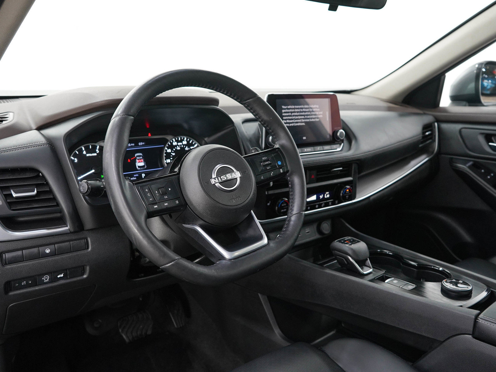 Used 2023 Nissan Rogue SV w/ SV Premium B Package AWD/4WD image 25