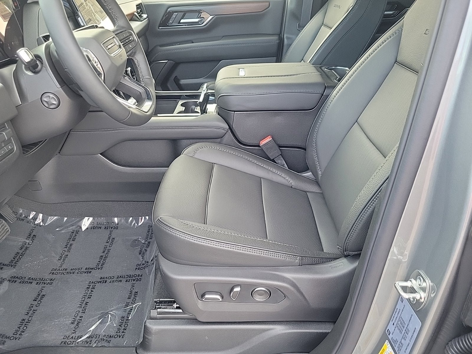 New 2026 GMC Yukon Denali w/ Denali Reserve Package AWD/4WD image 10