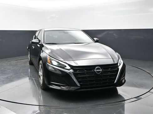 Used 2025 Nissan Altima 2.5 S FWD image 5
