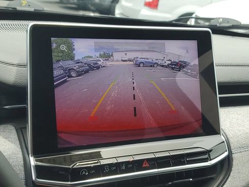 Certified 2022 Jeep Compass Latitude AWD/4WD image 29
