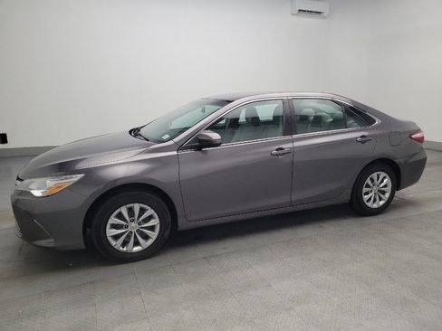 Used 2017 Toyota Camry LE image 2